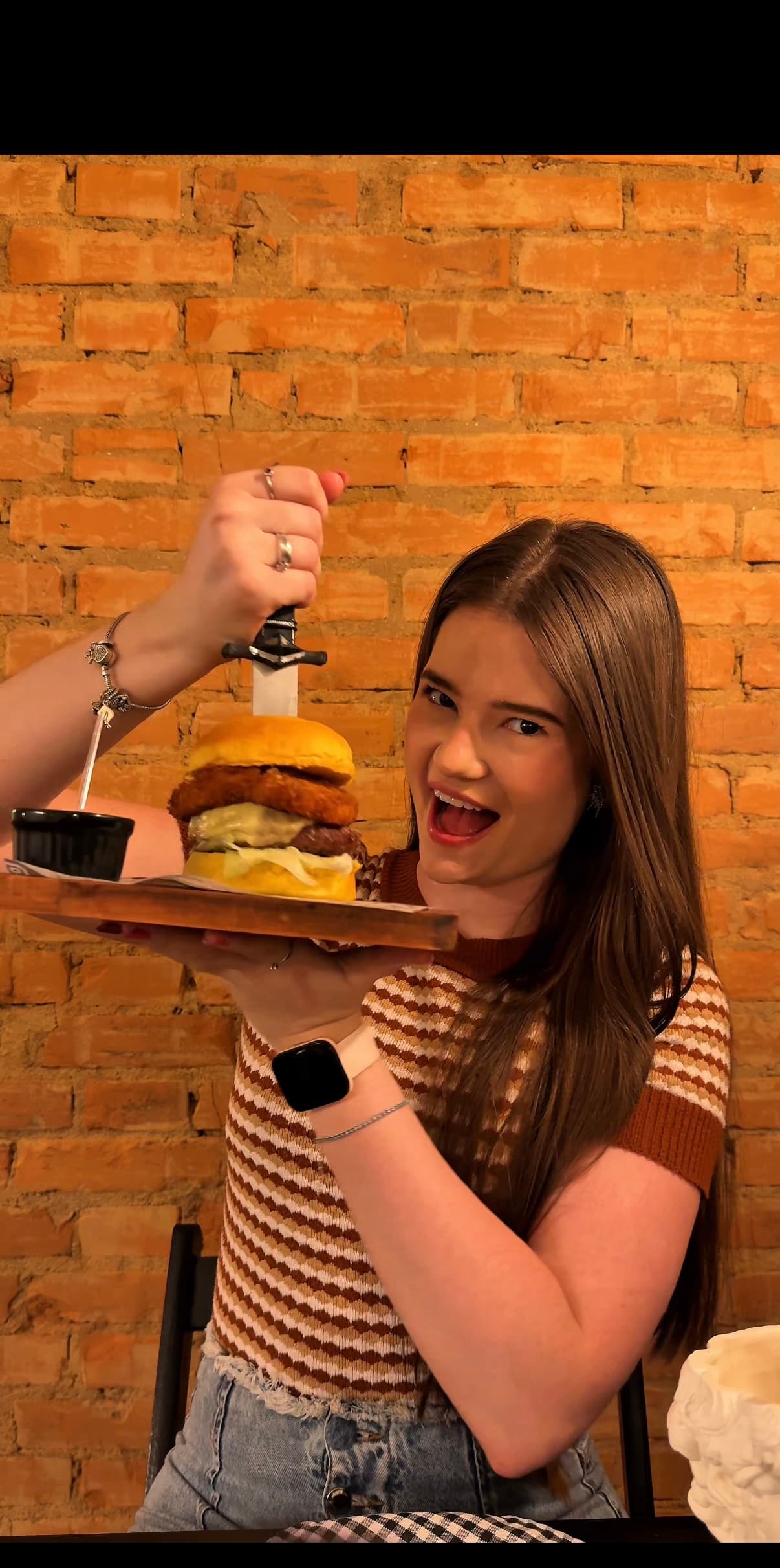 Arena Dog Burger